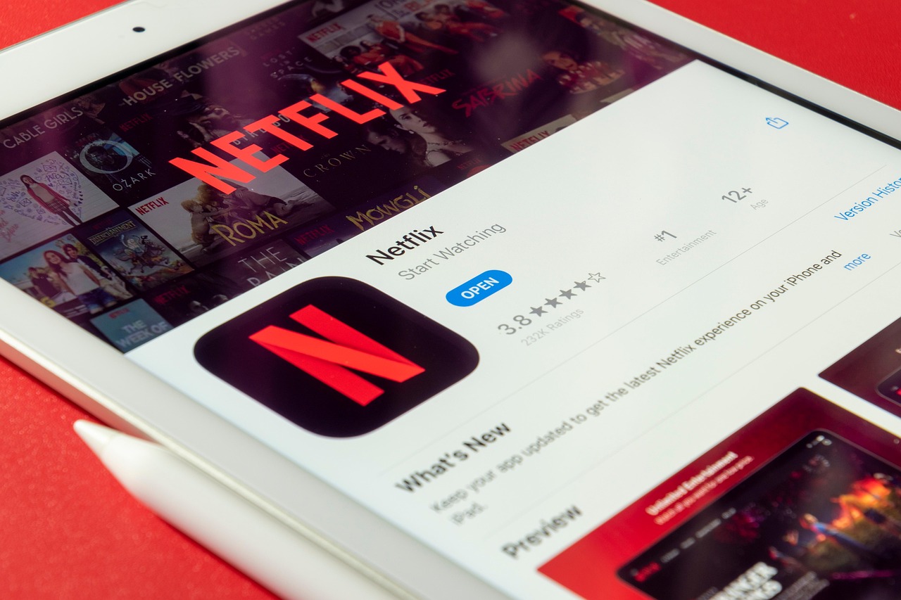 Immagine di un televisore che mostra un'interfaccia di streaming innovativa nel 2026.